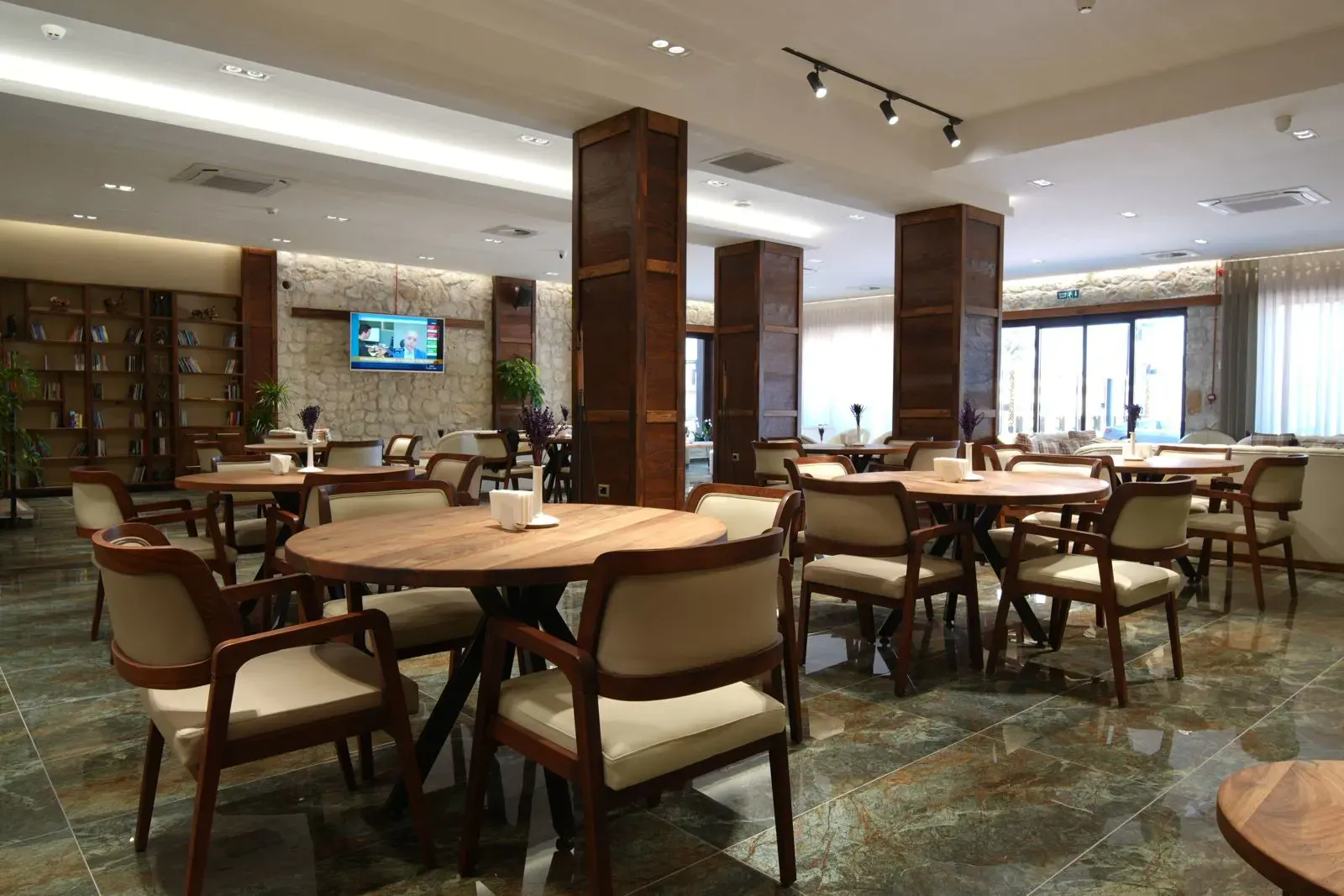 OTEL KONAKLAMA - 22